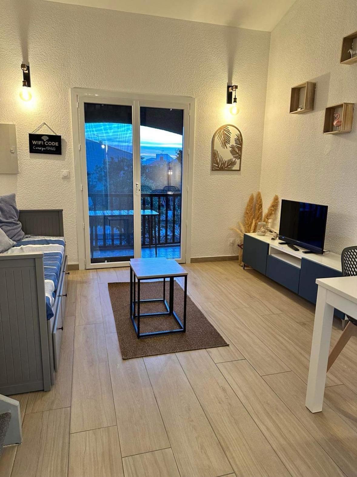 Appartement Duplex 4Pers Climatise - Locations Vld Camargue Saintes-Maries-de-la-Mer Exterior photo